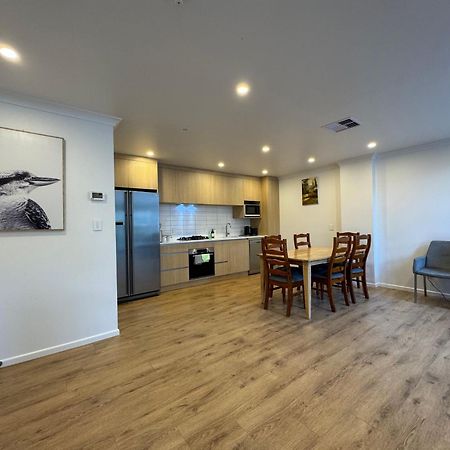 No Party Allowed, Entire Brand New 3 Bedroom Townhouse, Free Unlimited Fibre Wifi And Free Parking Веллингтон Экстерьер фото