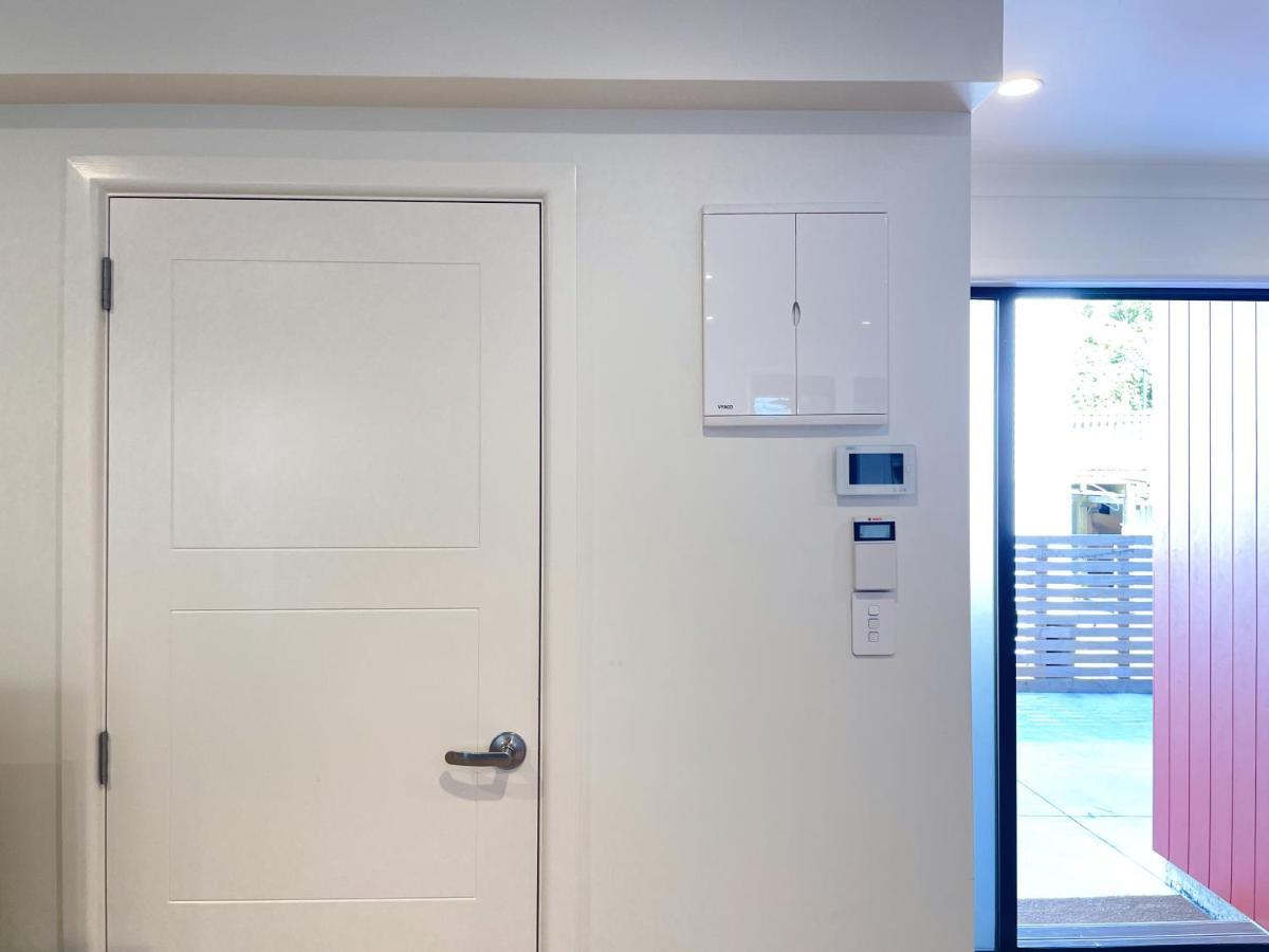 No Party Allowed, Entire Brand New 3 Bedroom Townhouse, Free Unlimited Fibre Wifi And Free Parking Веллингтон Экстерьер фото