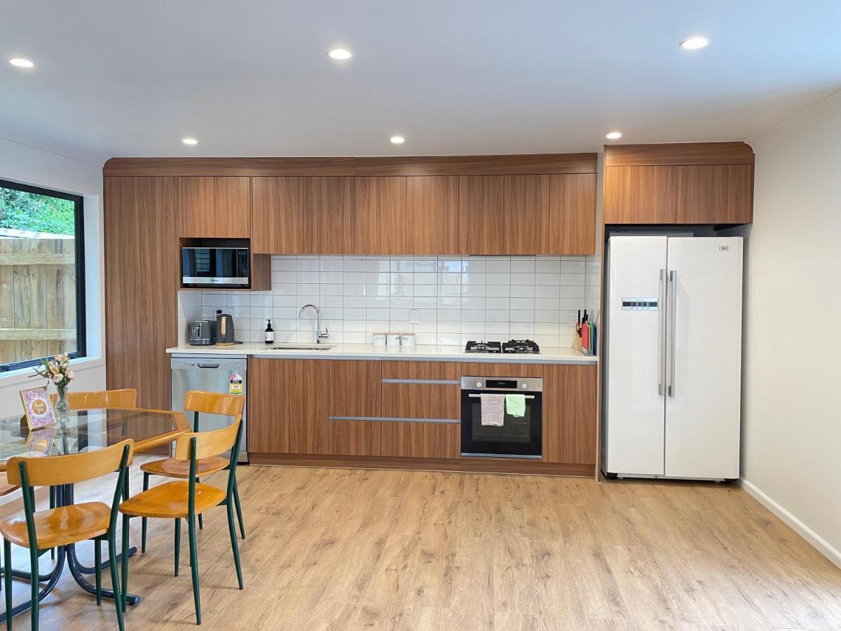 No Party Allowed, Entire Brand New 3 Bedroom Townhouse, Free Unlimited Fibre Wifi And Free Parking Веллингтон Экстерьер фото