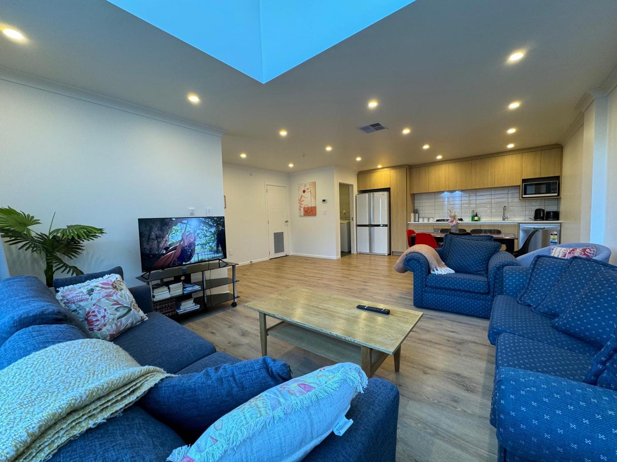 No Party Allowed, Entire Brand New 3 Bedroom Townhouse, Free Unlimited Fibre Wifi And Free Parking Веллингтон Экстерьер фото