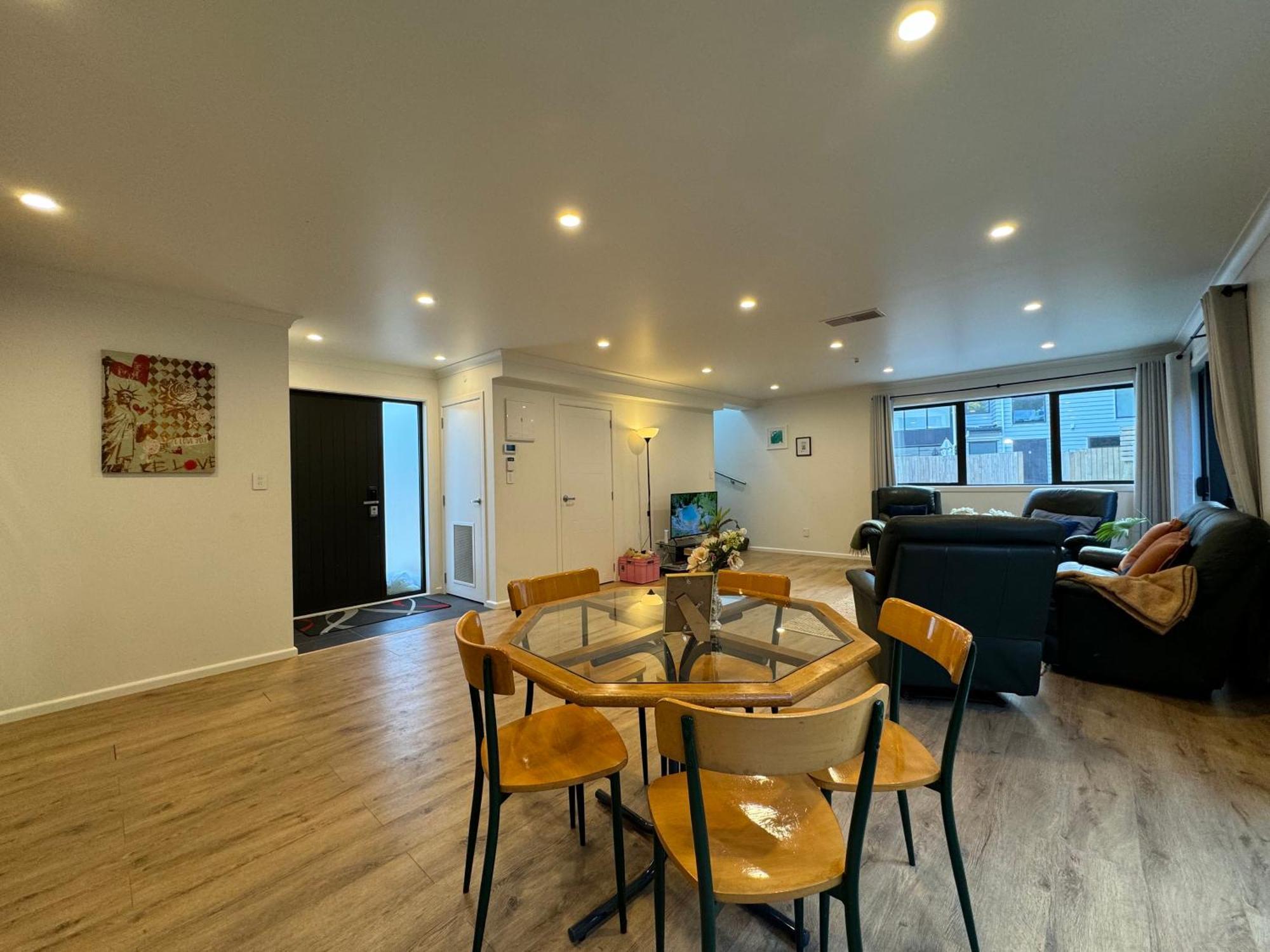 No Party Allowed, Entire Brand New 3 Bedroom Townhouse, Free Unlimited Fibre Wifi And Free Parking Веллингтон Экстерьер фото