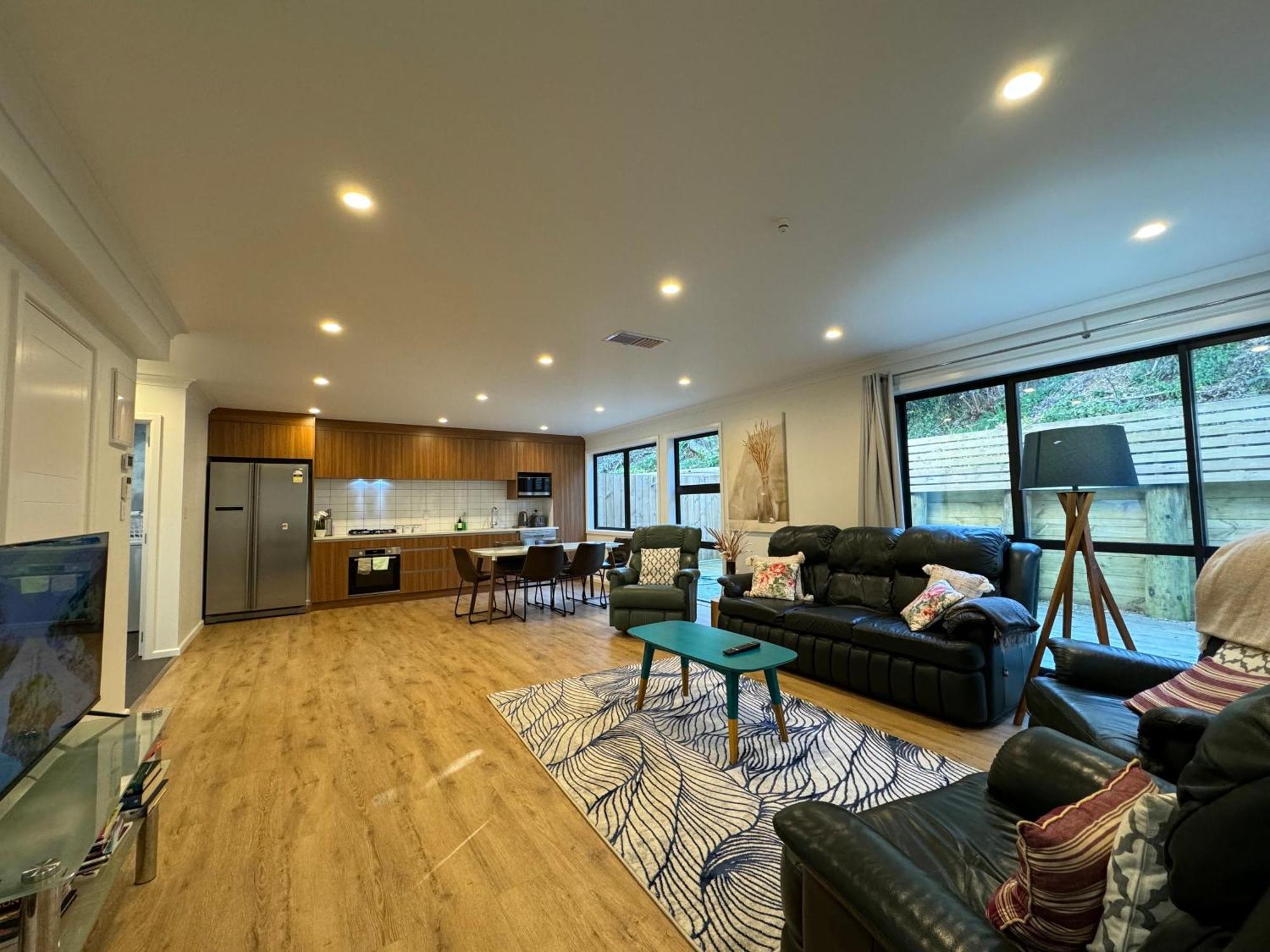 No Party Allowed, Entire Brand New 3 Bedroom Townhouse, Free Unlimited Fibre Wifi And Free Parking Веллингтон Экстерьер фото