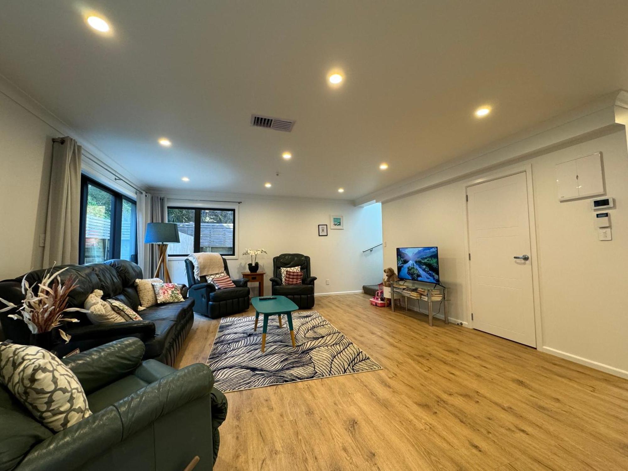 No Party Allowed, Entire Brand New 3 Bedroom Townhouse, Free Unlimited Fibre Wifi And Free Parking Веллингтон Экстерьер фото