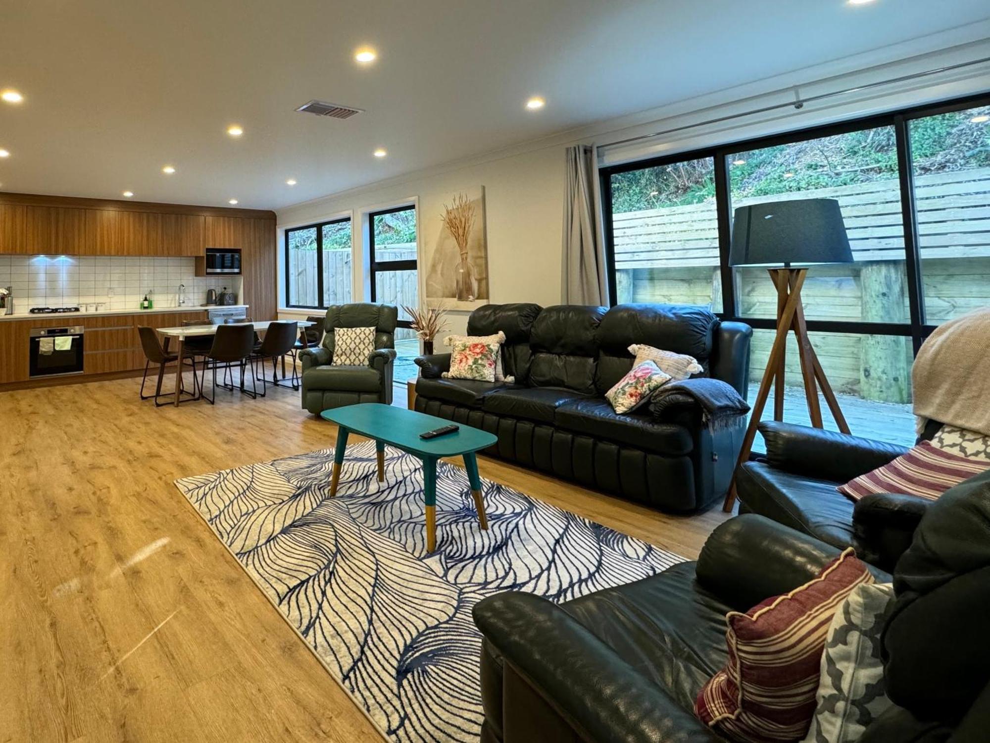 No Party Allowed, Entire Brand New 3 Bedroom Townhouse, Free Unlimited Fibre Wifi And Free Parking Веллингтон Экстерьер фото