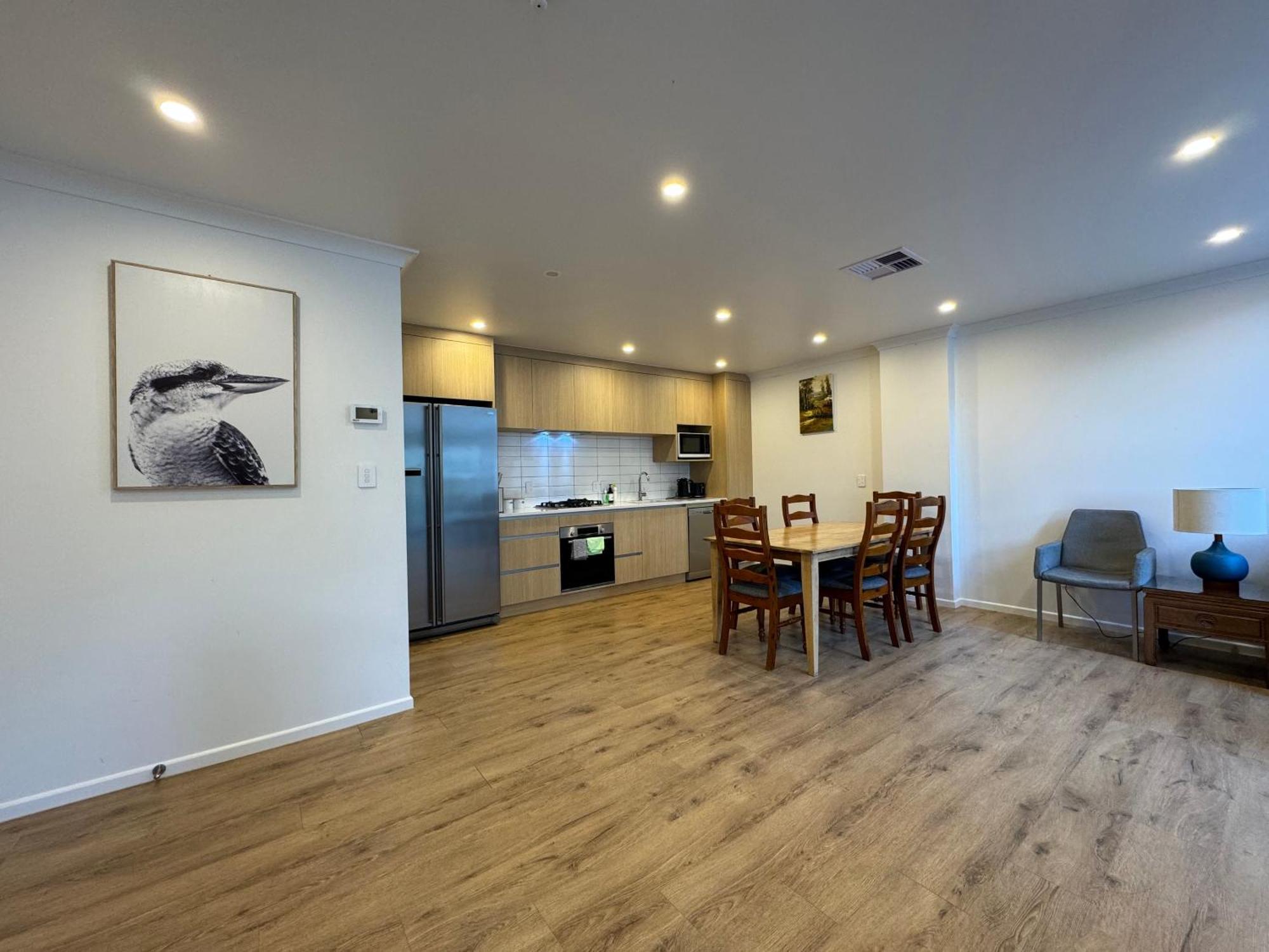 No Party Allowed, Entire Brand New 3 Bedroom Townhouse, Free Unlimited Fibre Wifi And Free Parking Веллингтон Экстерьер фото