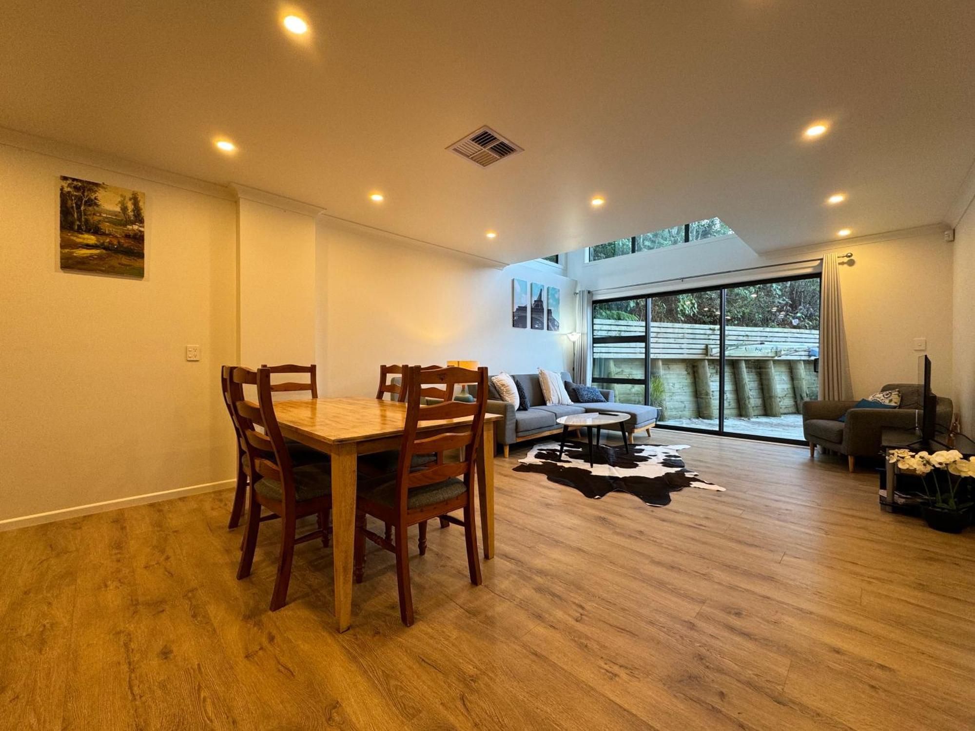 No Party Allowed, Entire Brand New 3 Bedroom Townhouse, Free Unlimited Fibre Wifi And Free Parking Веллингтон Экстерьер фото
